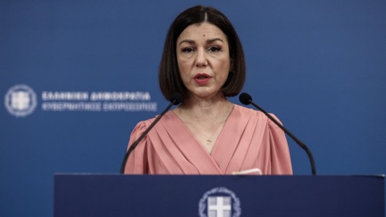 Πελώνη για υποχρεωτικούς εμβολιασμούς: Κλιμακωτή η προσέγγιση της κυβέρνησης – Όλα εξετάζονται