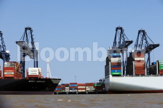 Bloomberg: Γιατί πρέπει να ψωνίσετε από τώρα για τα δώρα των… Χριστουγέννων (πίνακες)