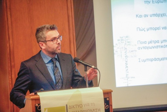 Θανάσης Δαγούμας: Γιατί ο καθηγητής της ΡΑΕ μπαίνει στο μάτι των διαχειριστών της αγοράς