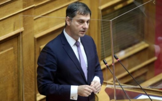 Θεοχάρης στη Βουλή: Εντείνουμε την υγειονομική επιτήρηση όπου βλέπουμε αύξηση της μετάλλαξης Δέλτα