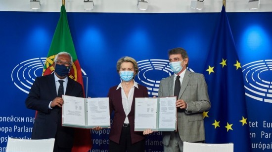 ΕΕ-Covid-19: Υπεγράφη ο κανονισμός για το ευρωπαϊκό ψηφιακό πιστοποιητικό