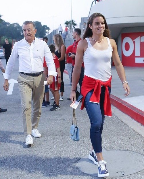 Κώστας Σάκκαρης: Η Αγγελική, η Μαρία και η Victory