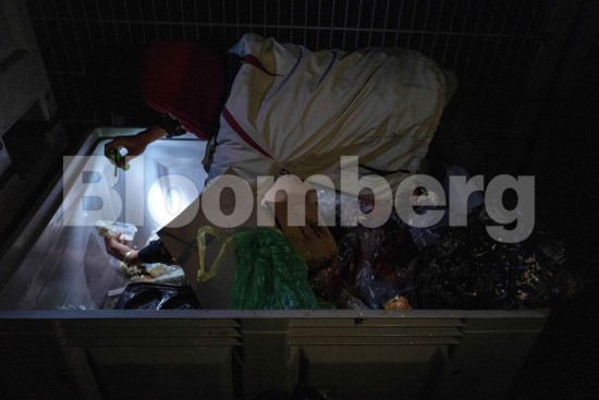 Πεταμένο φαγητό: Δύο δισεκατομμύρια τόνοι πάνε χαμένοι κάθε χρόνο