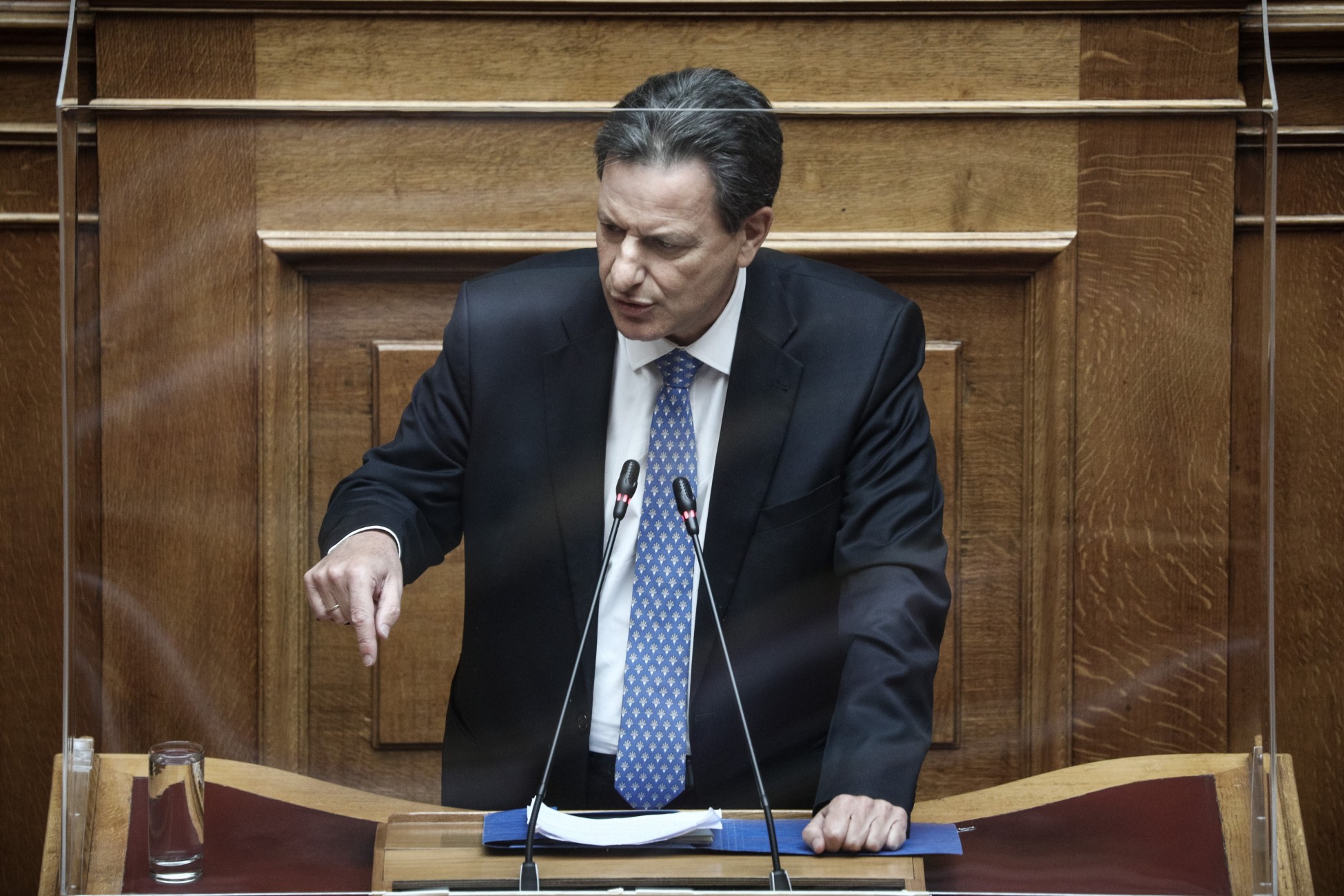 Διπλά λεφτά και «φυγή προς τα μπρος» με… 4Χ4  και Σχέδιο Ανάκαμψης