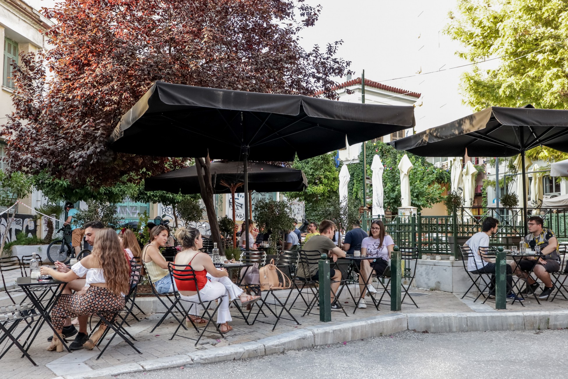 ΚΥΑ: Ποιος μπαίνει, ποιος μένει εκτός σε εστίαση, διασκέδαση, θεάματα, χώρους αναψυχής