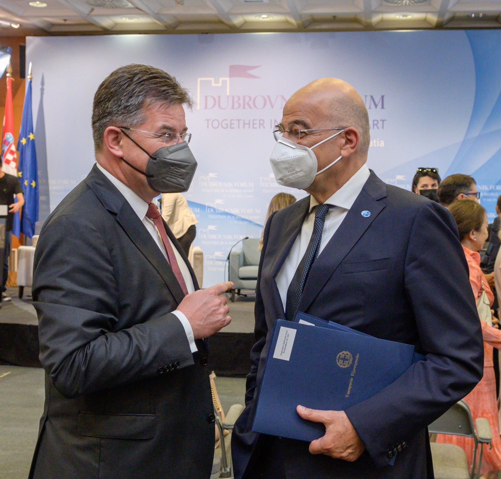 Δένδιας σε Οσμάνι: Προέχει η πιστή εφαρμογή της συμφωνίας για την ονομασία