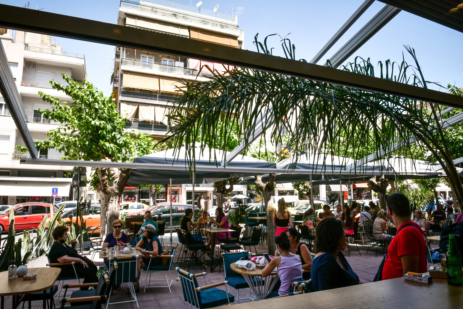 «Έκρηξη» στην ετήσια αύξηση του κύκλου εργασιών φιλοξενίας κι εστίασης τον Μάιο