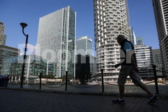 ΕΚΤ: Άρση περιορισμών για τα μερίσματα στις τράπεζες από τον Οκτώβριο