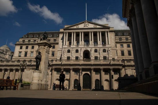 Έτοιμες οι βρετανικές τράπεζες σε περίπτωση εφαρμογής αρνητικών επιτοκίων