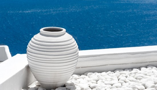 «Ανεβάζουν ταχύτητες» τα ελληνικά ξενοδοχεία – Τι δείχνουν τα πρώτα επίσημα στοιχεία (γραφήματα)