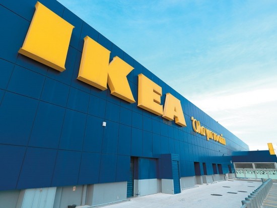 Ikea: Λανσάρει νέο καναπέ που παραδίδεται σε φάκελο (vid)