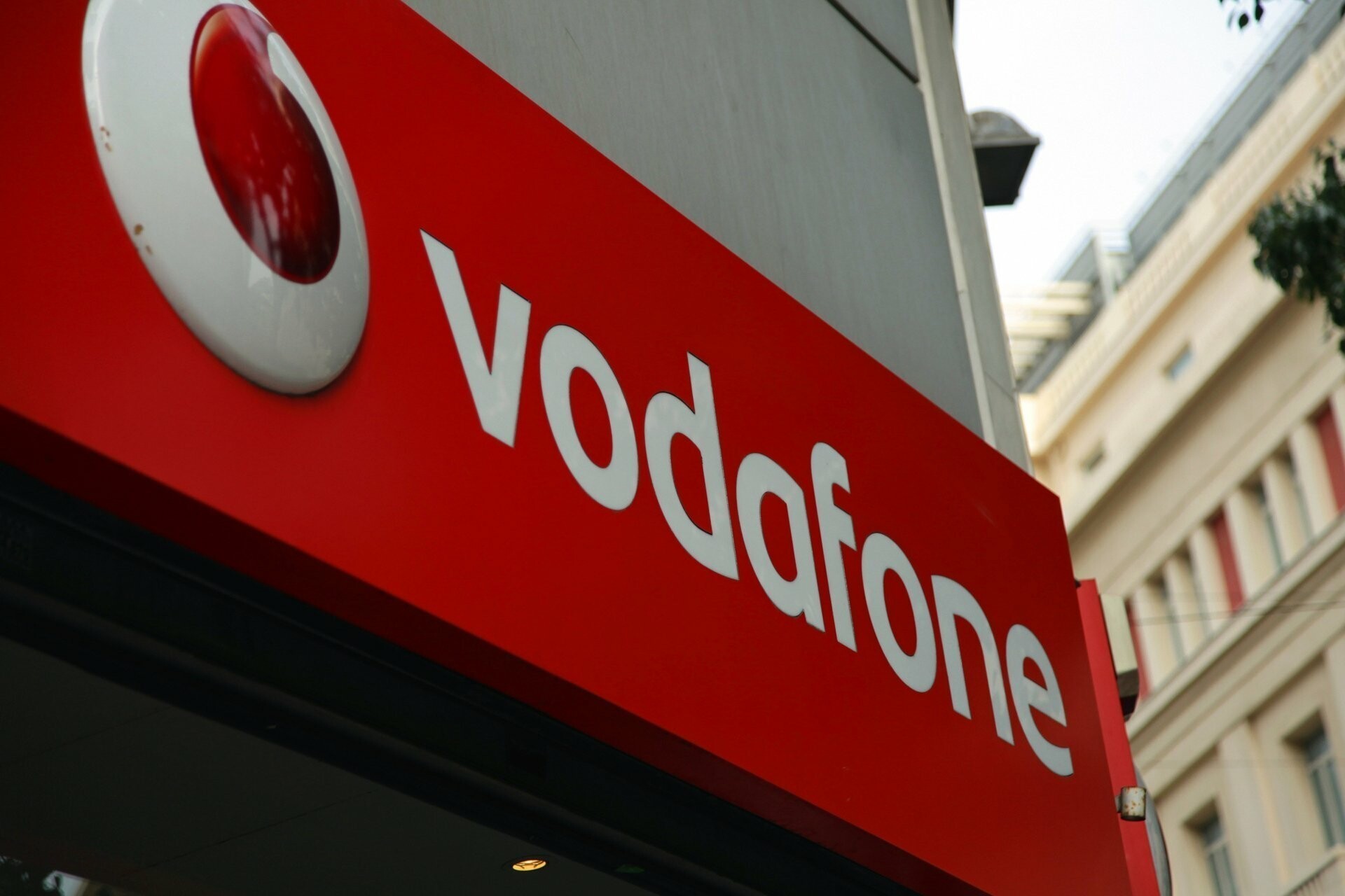 Vodafone: Στηρίζει τους συνδρομητές της σε Ηλεία, Λέσβο και Έβρο
