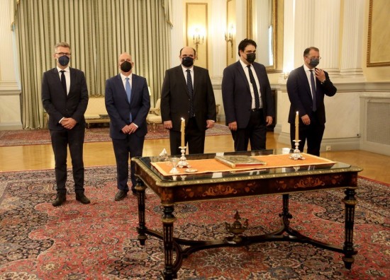 Ανασχηματισμός: Αναδιάταξη δυνάμεων – Τι αλλάζει στην κυβέρνηση και το Μέγαρο Μαξίμου