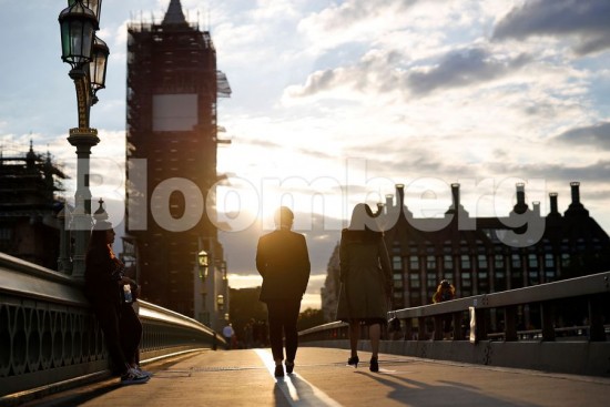 Το dating app που αποκαλύπτει την επιστροφή των νέων Λονδρέζων στα γραφεία