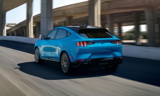 Mustang Mach-E: Οι ημιαγωγοί φέρνουν καθυστερήσεις στην παραγωγή της