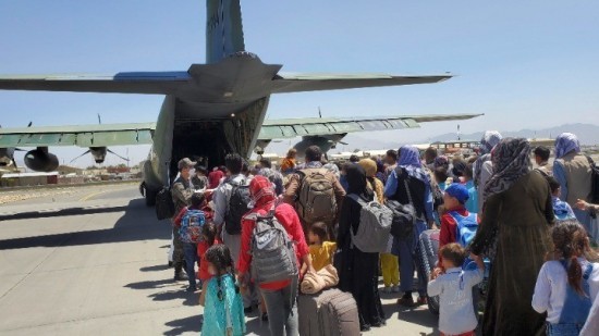 Διπλωμάτης – Αφγανιστάν: «Απίστευτα μεγάλο πλήθος» στο αεροδρόμιο της Καμπούλ