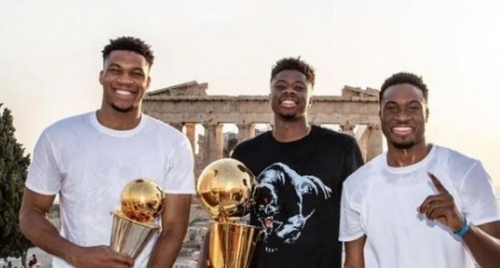 Τα αδέρφια Αντετοκούνμπο προσφέρουν στους πυρόπληκτους το 50% των εσόδων του e-shop τους