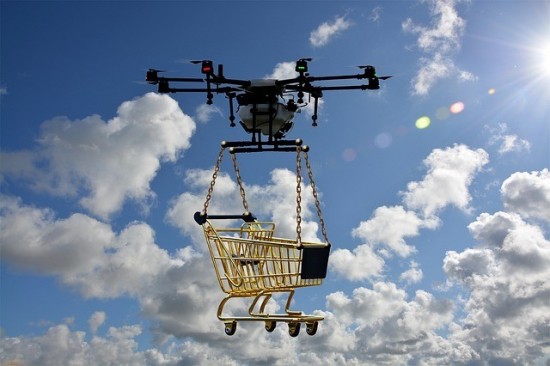 Drone delivery: 10.000 διανομές για καφέ και 1.200 για φαγητό από τη Wing σε έναν χρόνο (vid)