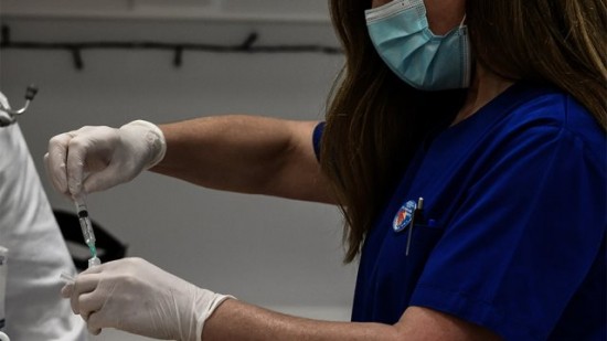 Εμβολιασμός: Ποιοι πρέπει να κάνουν τρίτη δόση με mRNA εμβόλια