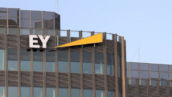 EY: Ιστορικά υψηλή επίδοση της Ελλάδας στον δείκτη ανανεώσιμων πηγών ενέργειας