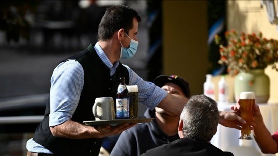 Γερμανία: Μόνο η δραστική μείωση των κοινωνικών επαφών θα ανακόψει το 4ο κύμα – Νέο ρεκόρ στα ημερήσια κρούσματα