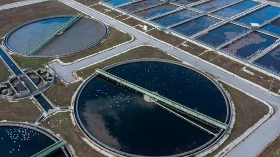 Κορωνοϊός: Σταθεροποιητικές τάσεις στο ιικό φορτίο σε Αττική και Θεσσαλονίκη