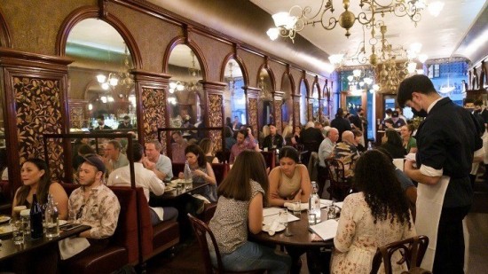 ΗΠΑ: Πιστοποιητικό εμβολιασμού για την είσοδο σε κλειστούς χώρους στη Ν. Υόρκη