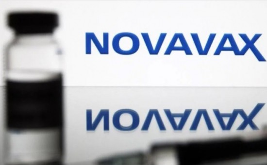 Novavax: Πώς το πέμπτο εμβόλιο στην ΕΕ μπορεί να πείσει και όσους δεν θέλουν να εμβολιαστούν