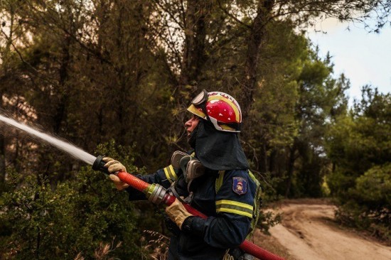 Σοβαρός τραυματισμός πυροσβέστη στην Πάρνηθα