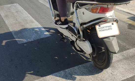 Hλεκτρικά scooters: Πωλούνται παράνομα ως ποδήλατα και με αυξημένη επιδότηση