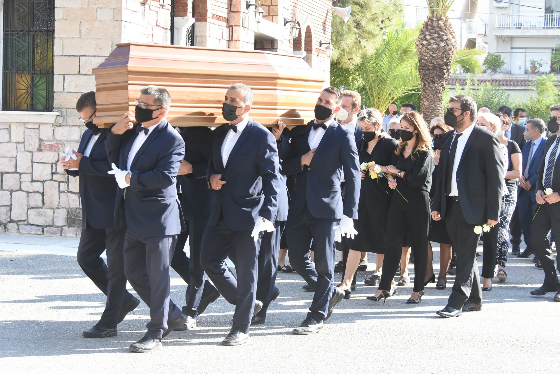 Γιώργος Αρώνης: Τελέστηκε η εξόδιος ακολουθία – Το τελευταίο αντίο στον τραπεζίτη και πρόεδρο του «Ελ. Βενιζέλος» (pics)