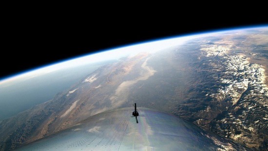 Virgin Galactic: Επιτυχής η πρώτη εμπορική πτήση της στο Διάστημα (tweet + vid)