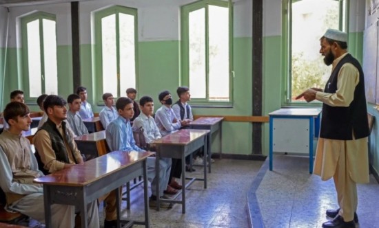 Αφγανιστάν: Oι Ταλιμπάν άνοιξαν τα σχολεία μόνο για τα αγόρια – Η έκκληση της UNESCO