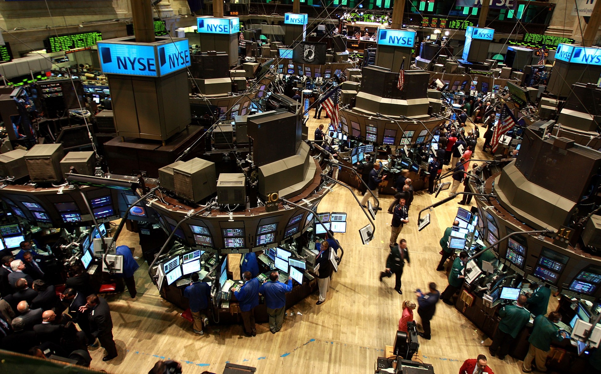 Διάχυτη η νευρικότητα των επενδυτών: Απώλειες άνω των 500 μονάδων στα futures του Dow
