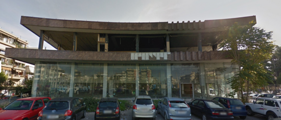 «Γυρίζει σελίδα» το ιστορικό κτίριο της Renault Mava – Από τις εικόνες λεηλασίας ως την πώληση