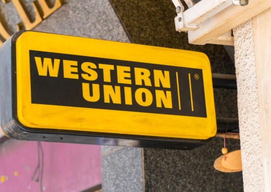 Western Union: Σε ποια χώρα επαναφέρει τις δραστηριότητές της