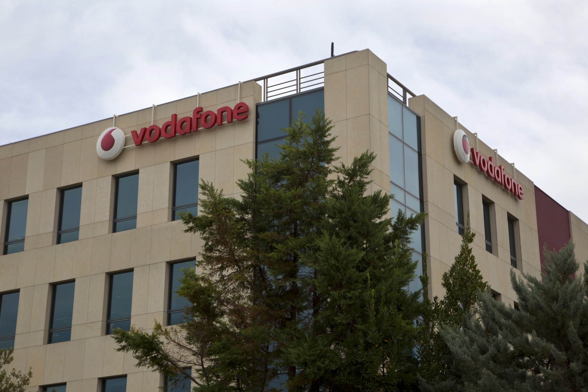 Vodafone Ελλάδας: Υψηλές επενδύσεις σε δίκτυα 5G και οπτικών ινών
