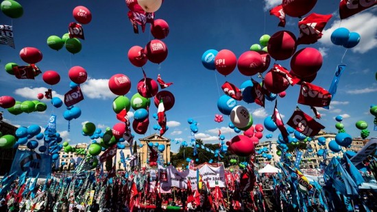 Ιταλία: Διακόσιες χιλιάδες πολίτες στην Ρώμη – Ο Σαλβίνι αρνείται την ύπαρξη νεοφασιστικού κινδύνου