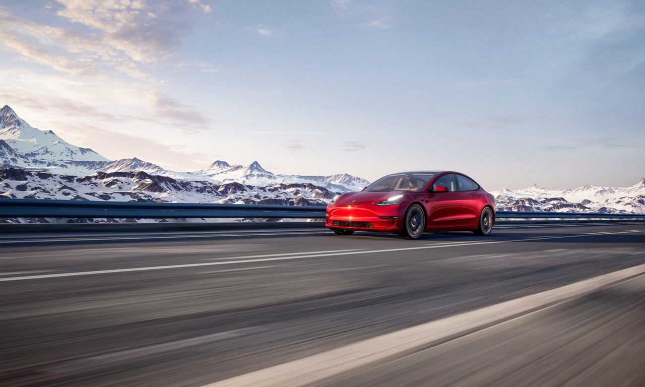 Η Tesla είναι το «γαλατικό χωριό» στην αυτοκινητοβιομηχανία (pics)