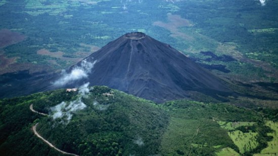 Eλ Σαλβαδόρ: Βγάζει «πράσινο» Bitcoin από ηφαίστειο