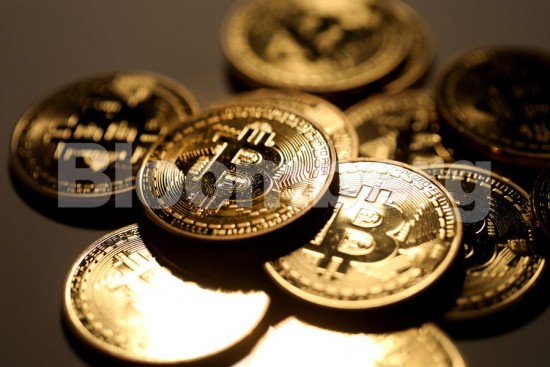 Υπάρχει ταβάνι για το bitcoin; Η πρόβλεψη για τα 100.000 δολ. και οι φόβοι για απότομη πτώση