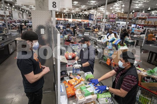 Unilever, Nestle, P&G αυξάνουν τις τιμές στα ράφια – Η «καυτή πατάτα» του πληθωρισμού στα χέρια των καταναλωτών