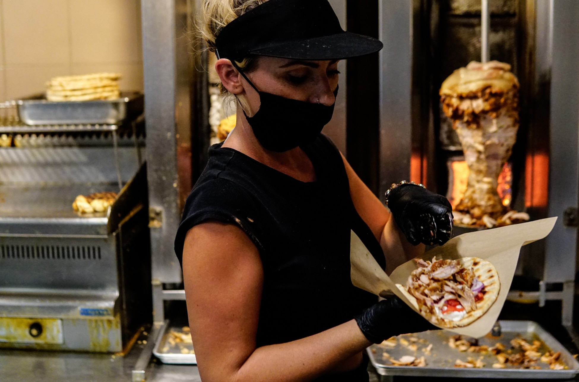 Σουβλάκι: «Φωτιά» οι αυξήσεις στις τιμές του – Θα φτάσει και τα 3 ευρώ (vid)