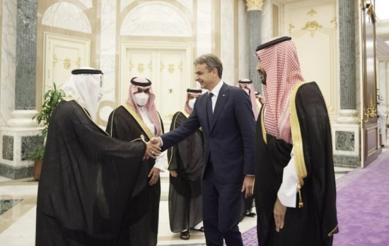 Μητσοτάκης στη Σαουδική Αραβία: Σύσφιξη σχέσεων και συζητήσεις για επενδύσεις (upd)