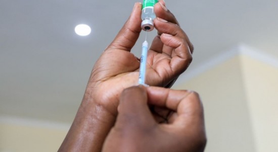 Ιστορική στιγμή: Εγκρίθηκε το πρώτο εμβόλιο για την ελονοσία