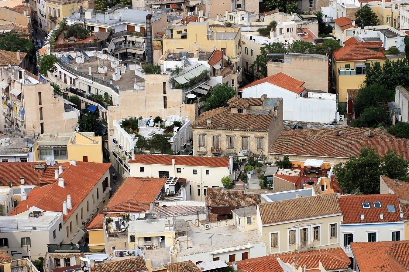 Πώς προβλέπεται να κινηθούν οι τιμές των κατοικιών στην Ελλάδα – Ποιες είναι οι νέες τάσεις