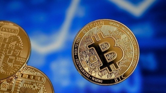 Οι 2+1 σκόπελοι που απειλούν το Bitcoin