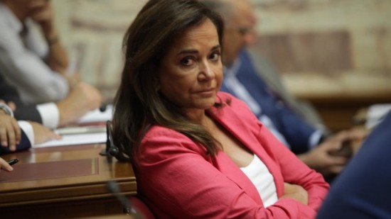 Ντόρα Μπακογιάνη: Κύμα συμπαράστασης στη μάχη της με τον καρκίνο – Ξεκινά ανοσοθεραπεία