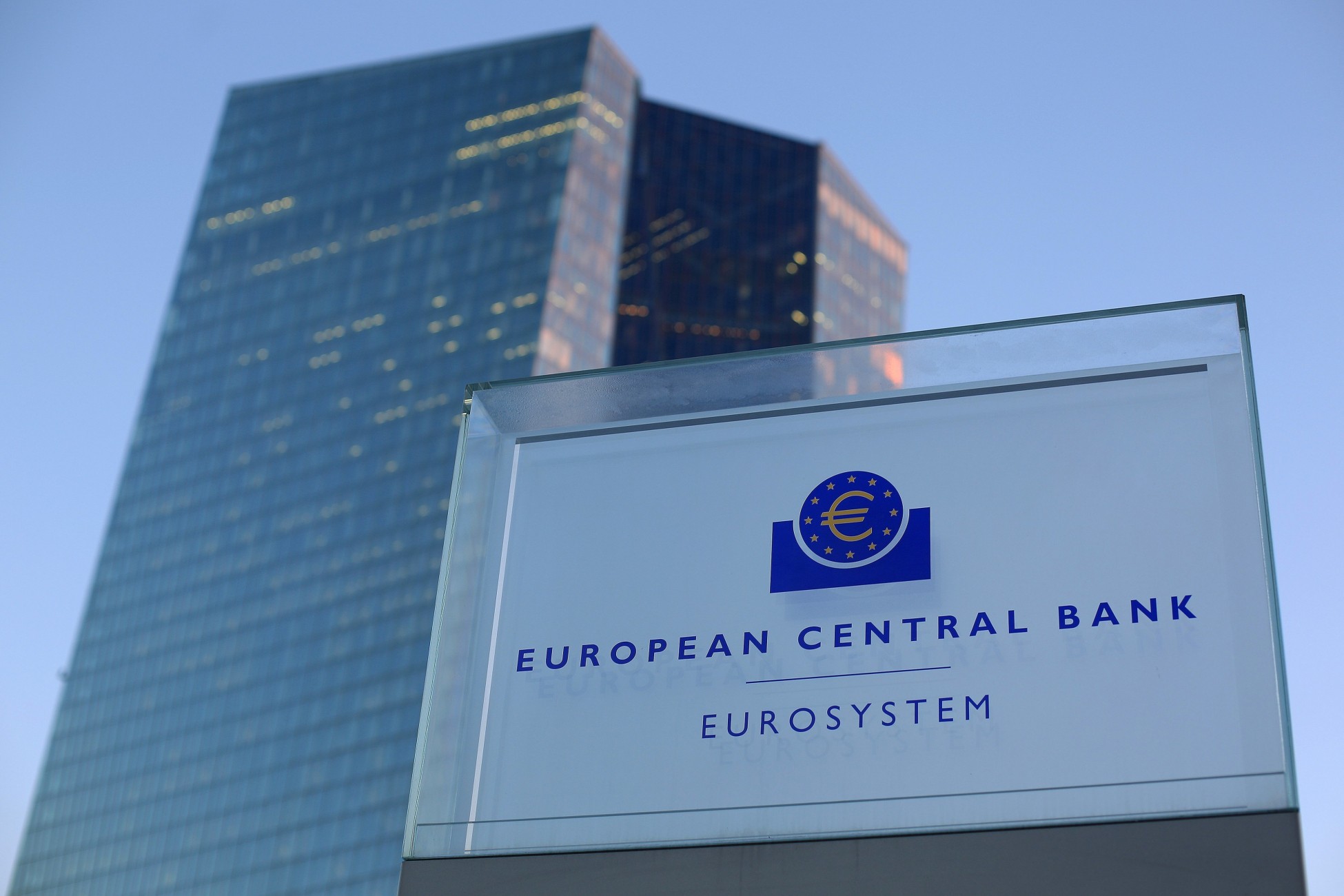 Προς νέα μεγάλη αύξηση επιτοκίων η ΕΚΤ – Παρέμβαση 75 μονάδων προεξοφλούν οι traders