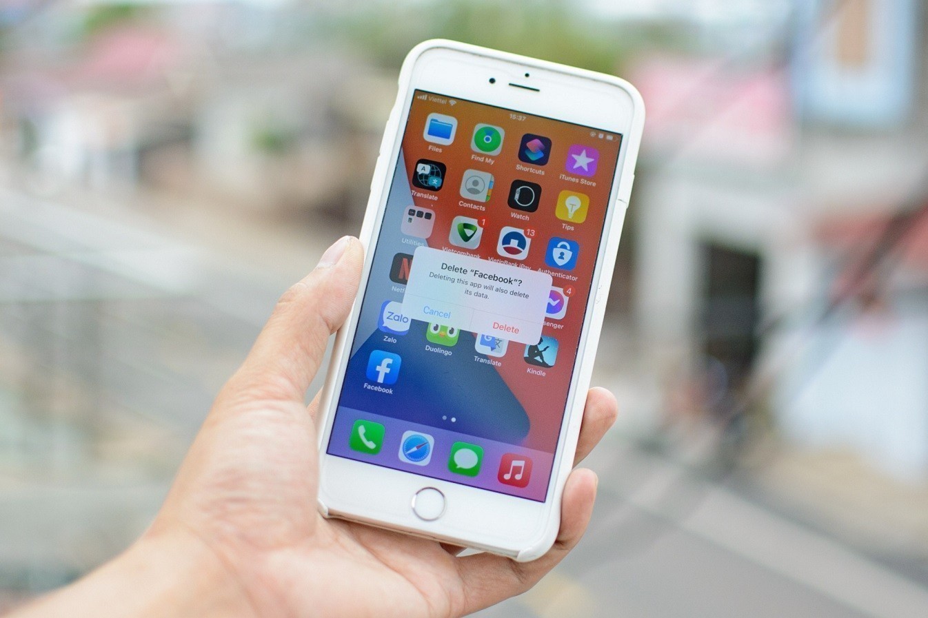 Κομισιόν: Τα 2/3 από τα μηνύματα μίσους στα social media έχουν αφαιρεθεί